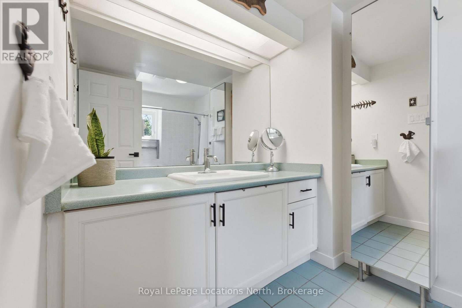 #150 53 TROTT BOULEVARD - 20