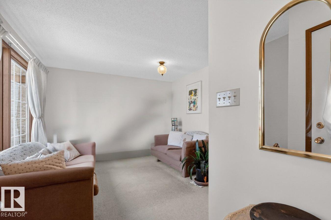 8317 157 AV NW, Belle Rive, Edmonton photo 3