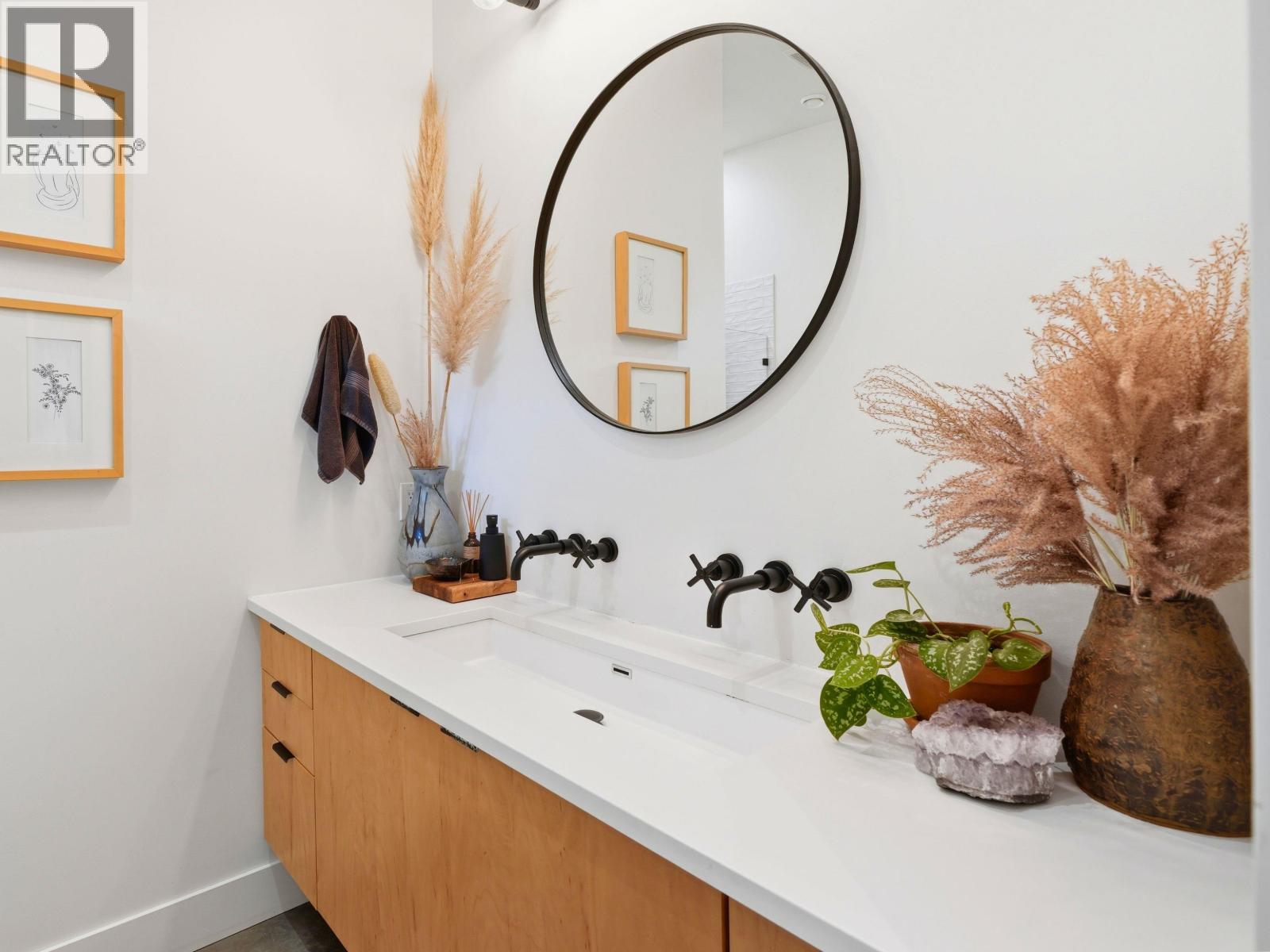 1304 OLES PLACE, Roberts Creek