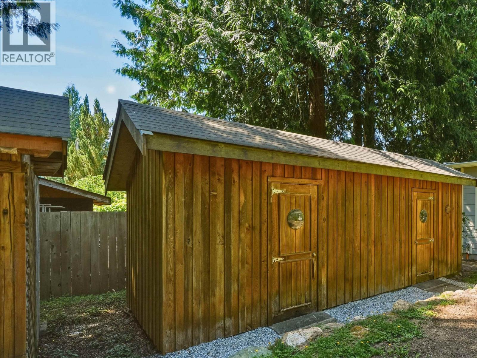 1304 OLES PLACE, Roberts Creek