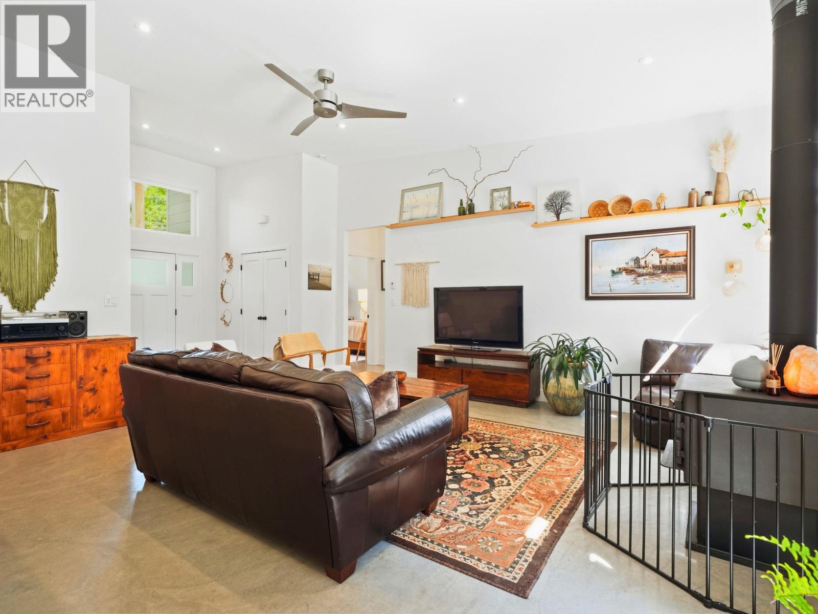 1304 OLES PLACE, Roberts Creek