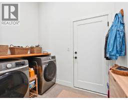 1304 Oles Place, Roberts Creek, BC V0N2W2 Photo 18
