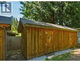 1304 Oles Place, Roberts Creek, BC V0N2W2 Photo 21