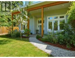 1304 Oles Place, Roberts Creek, BC V0N2W2 Photo 27