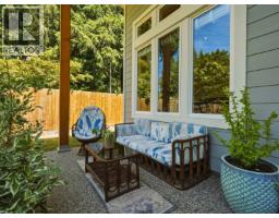 1304 Oles Place, Roberts Creek, BC V0N2W2 Photo 28