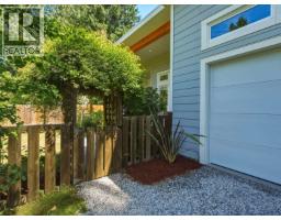 1304 Oles Place, Roberts Creek, BC V0N2W2 Photo 29