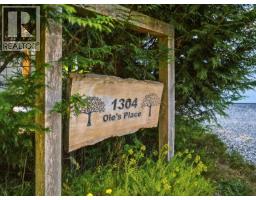 1304 Oles Place, Roberts Creek, BC V0N2W2 Photo 30