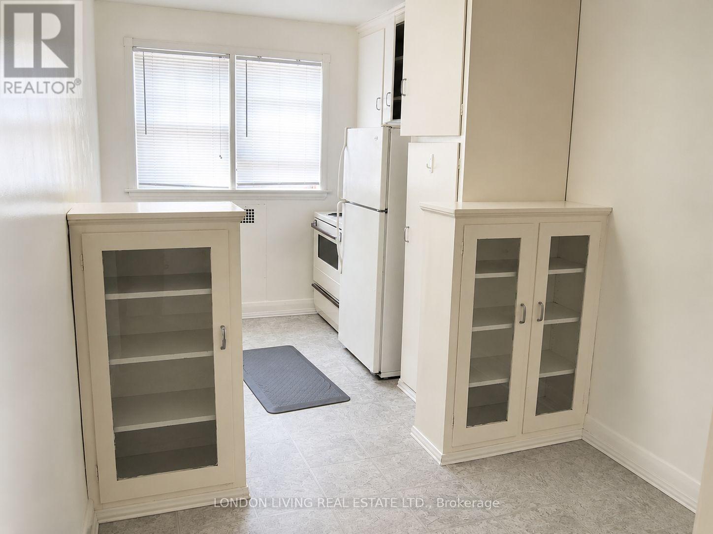 107 WINDSOR CRESCENT - 41