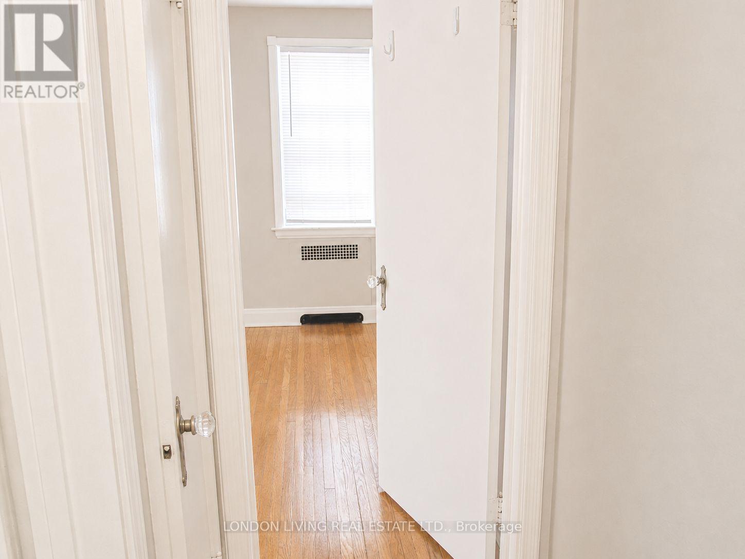 107 WINDSOR CRESCENT - 47