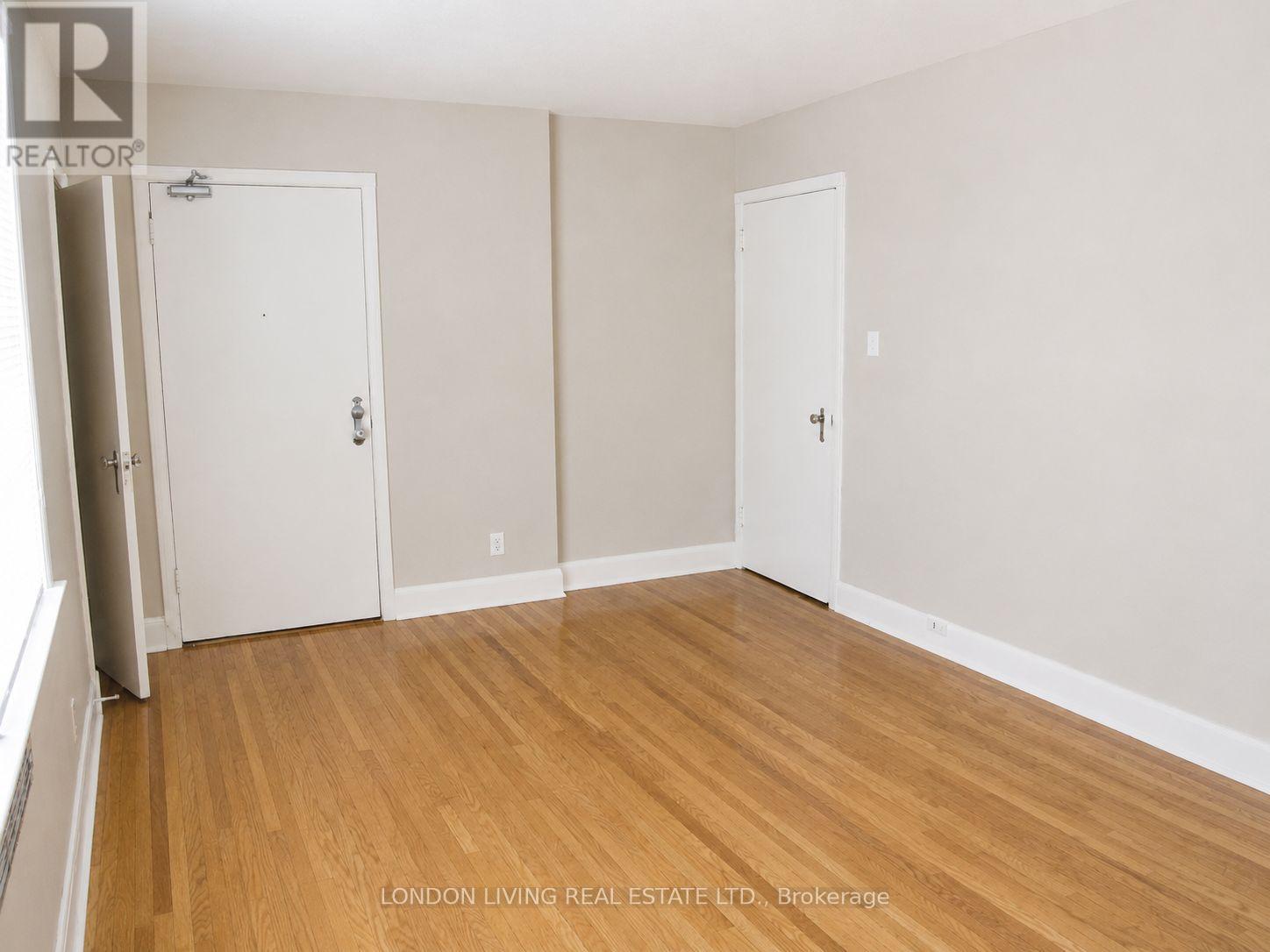107 WINDSOR CRESCENT - 38
