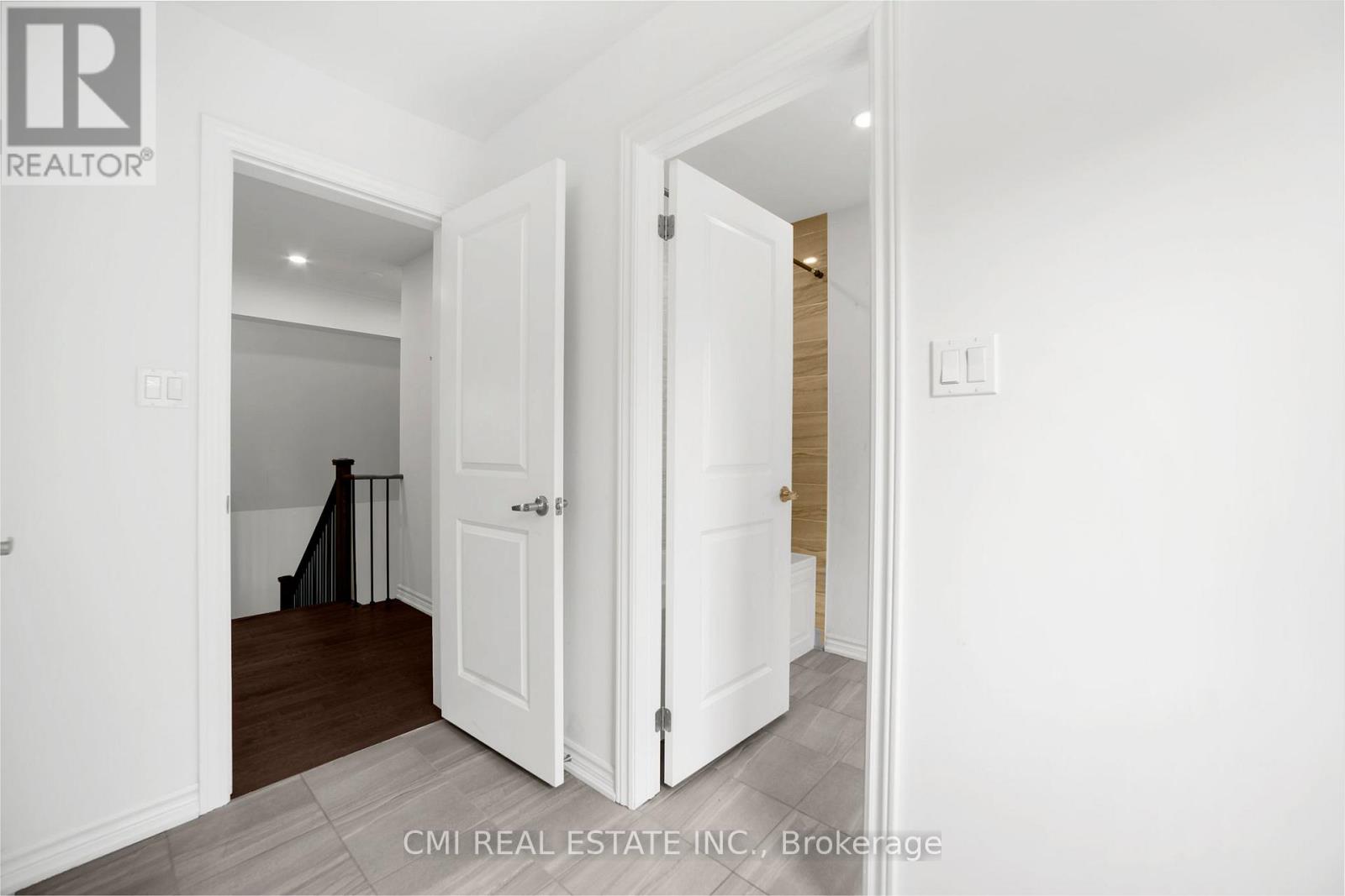 3205 MOSLEY STREET - 21