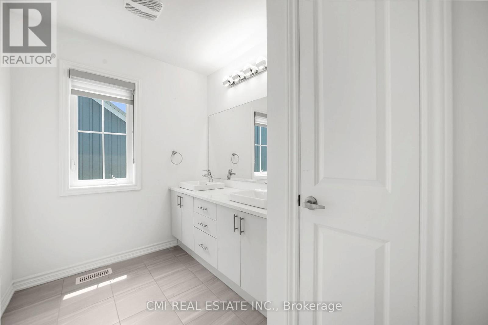 3205 MOSLEY STREET - 30