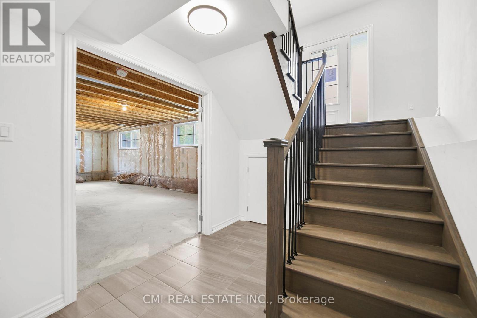 3205 MOSLEY STREET - 32