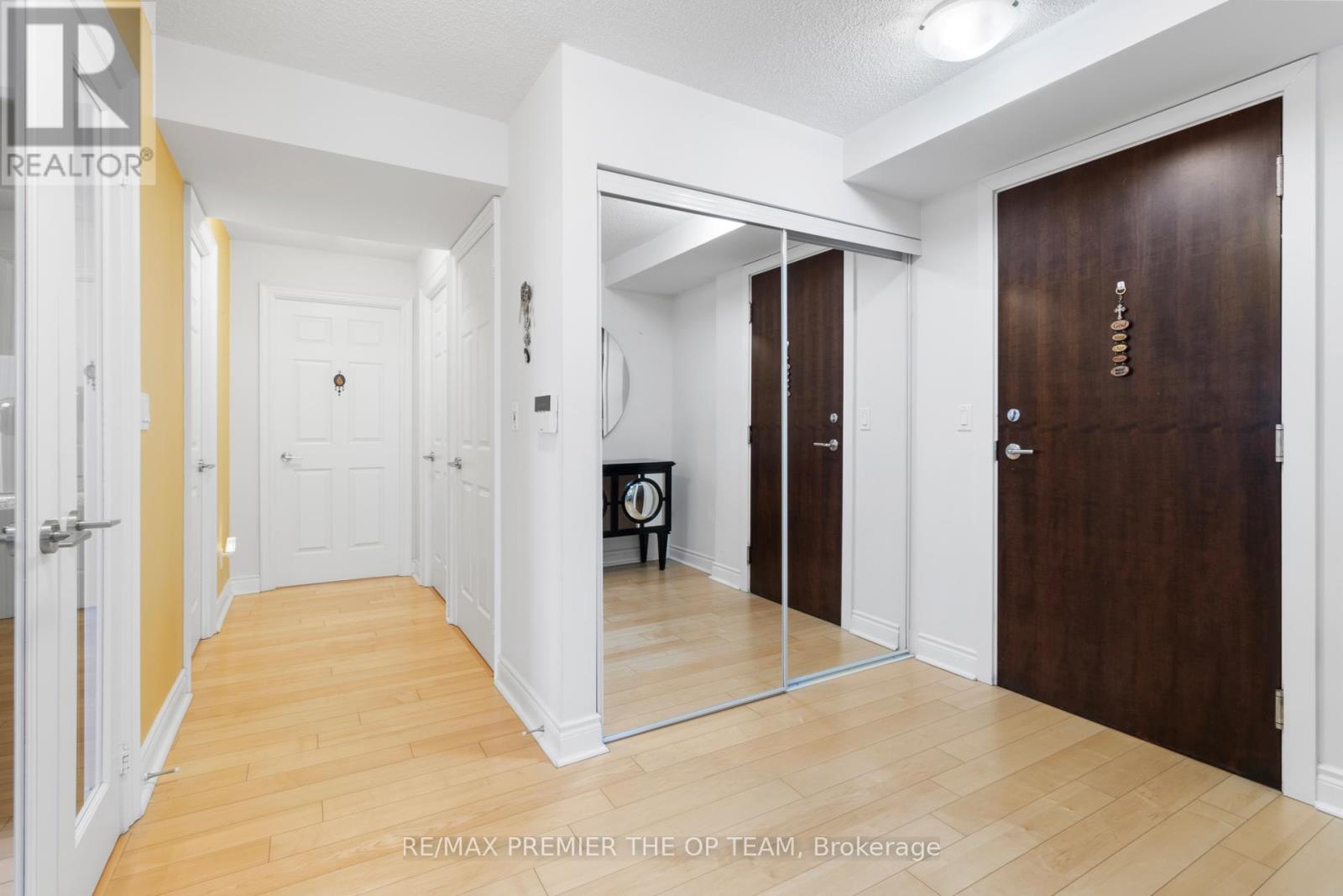 #1077 23 COX BOULEVARD - 13