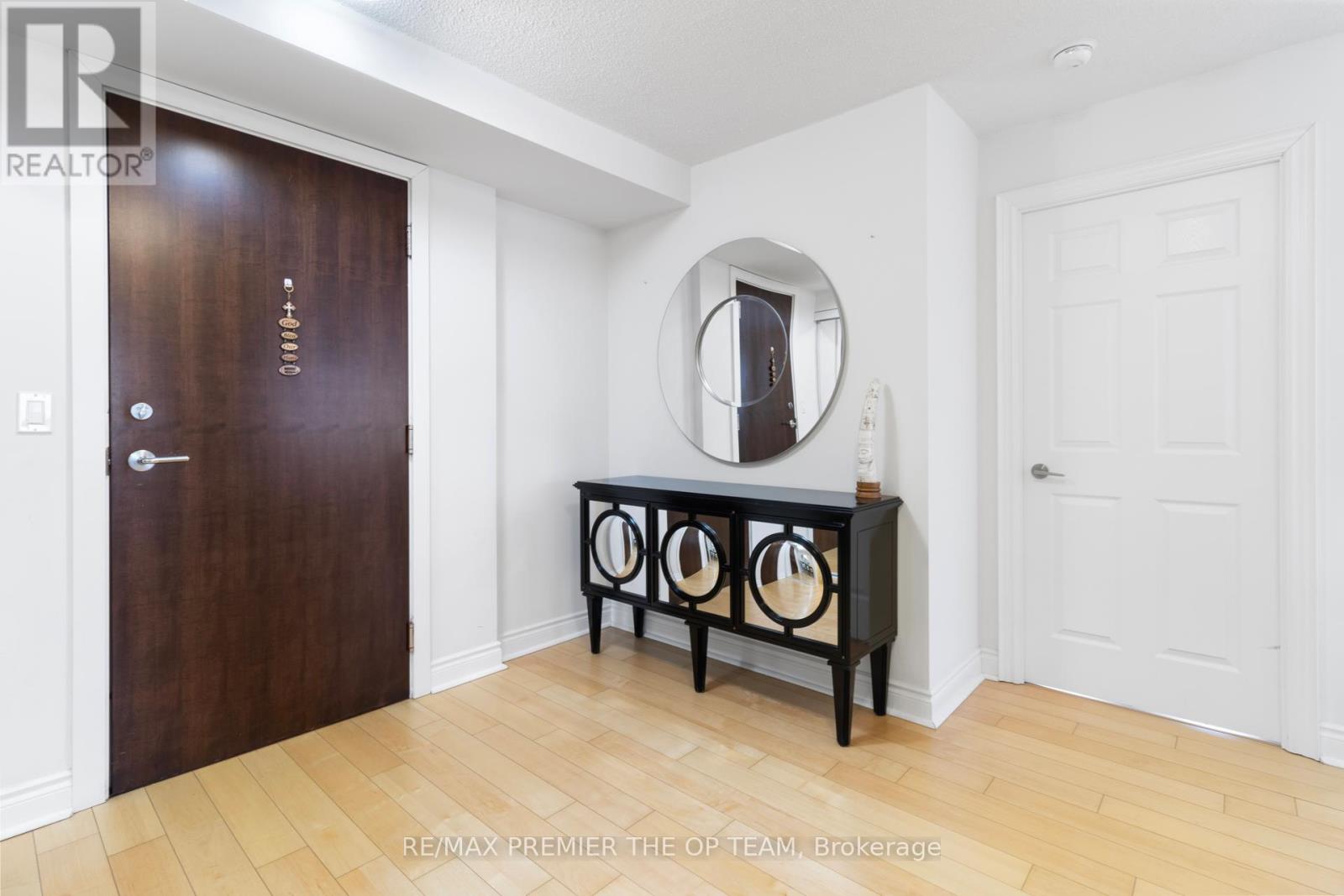 #1077 23 COX BOULEVARD - 11