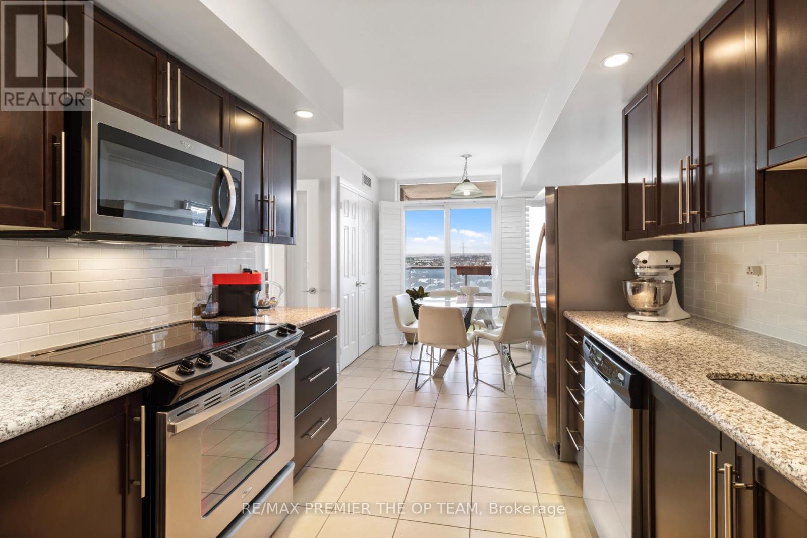 #1077 23 COX BOULEVARD - 16