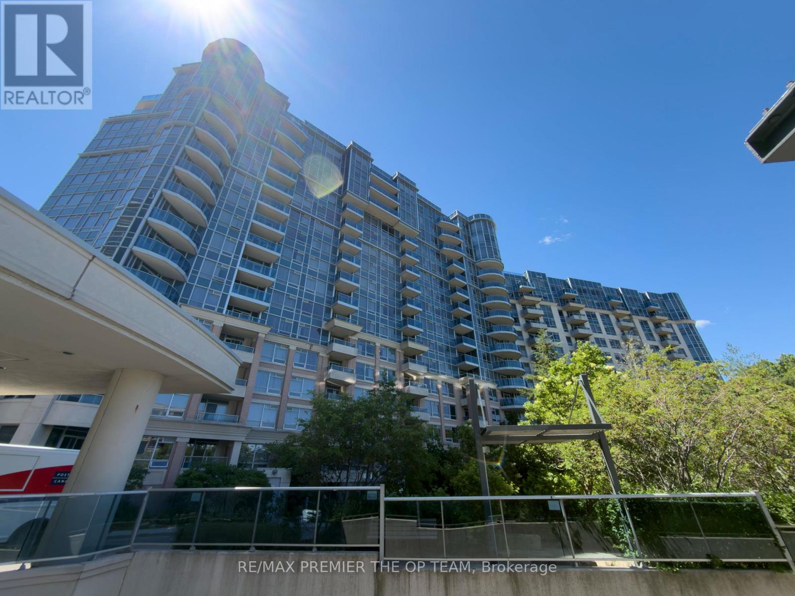 #1077 23 COX BOULEVARD - 2
