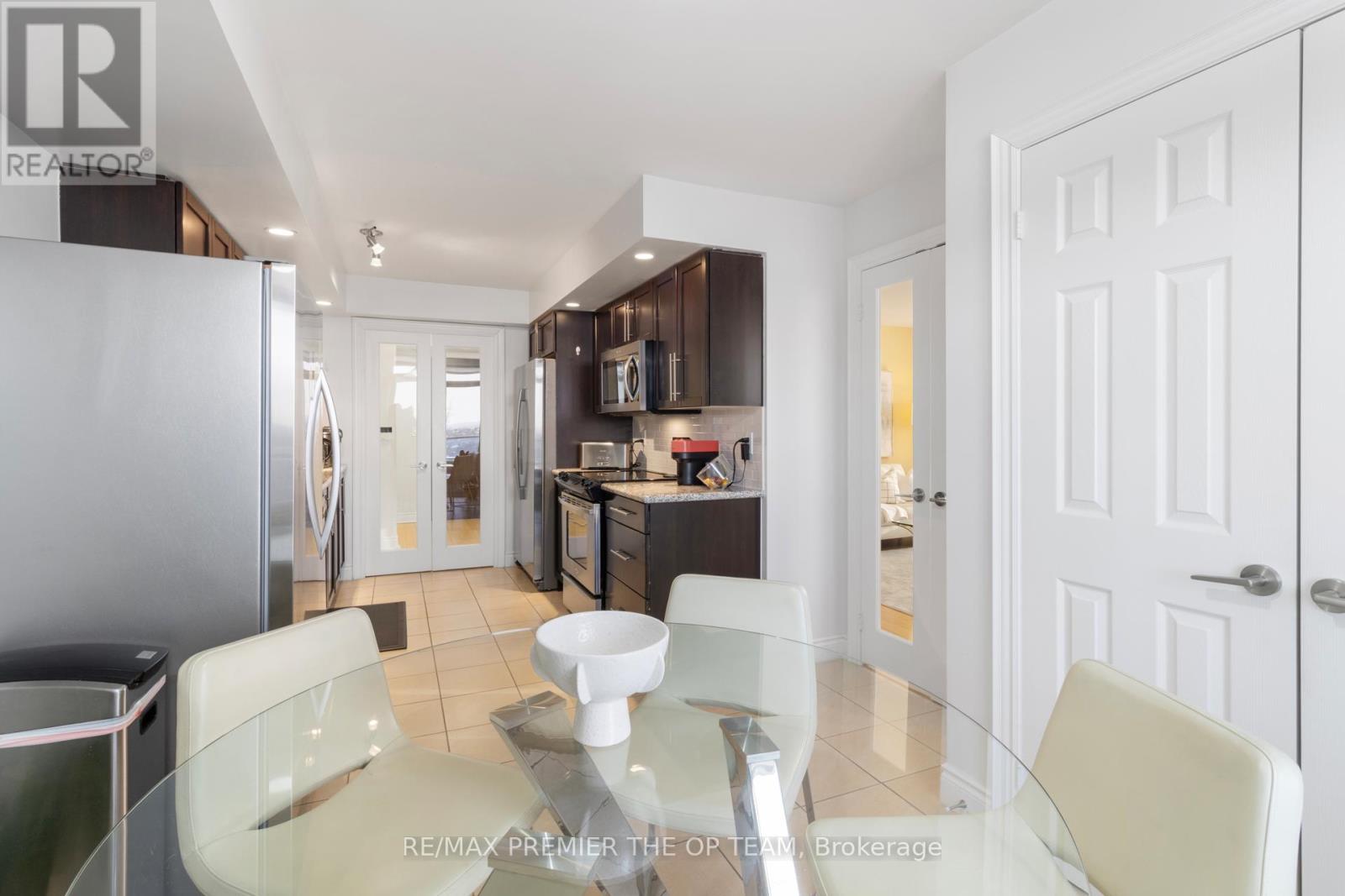 #1077 23 COX BOULEVARD - 19