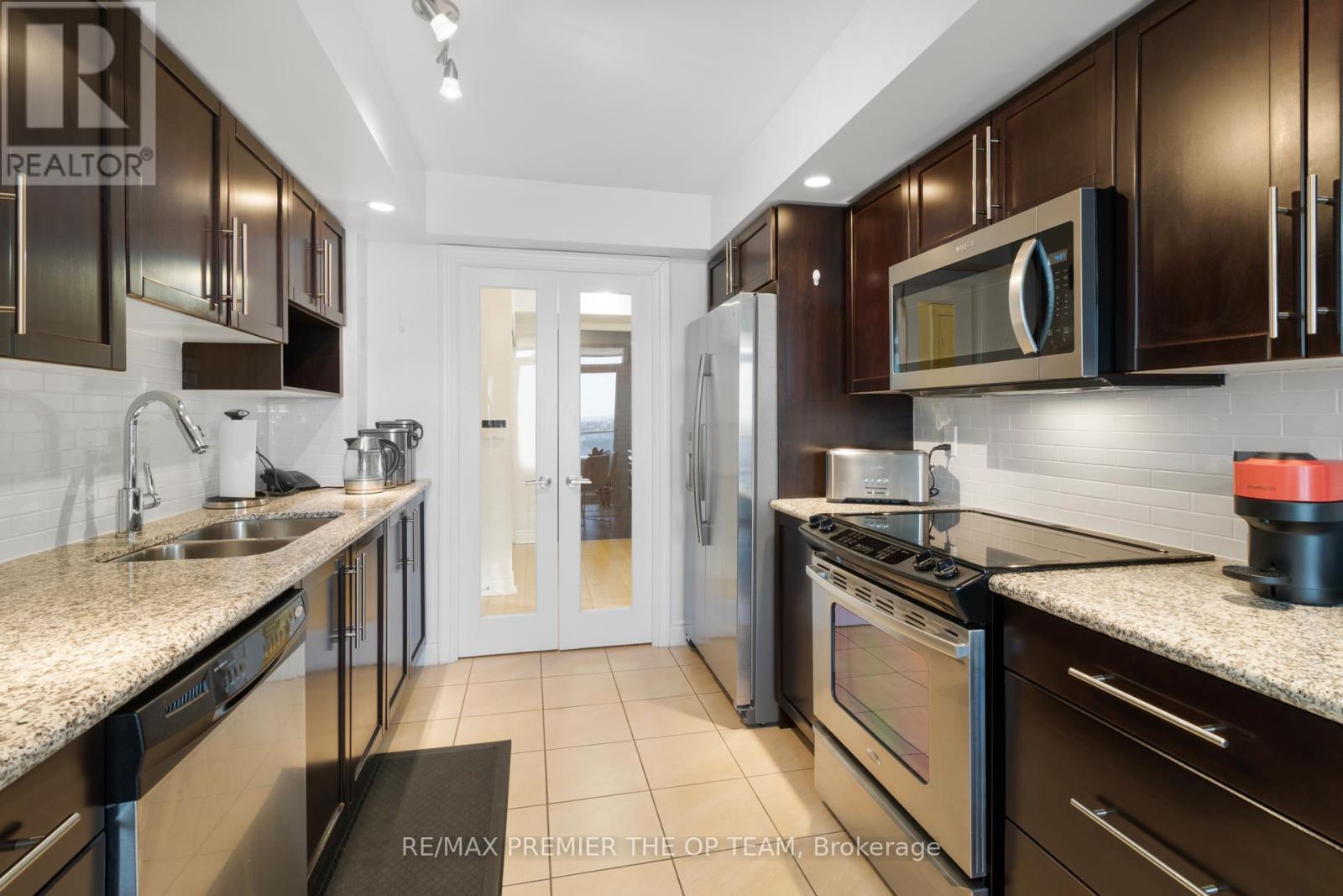 #1077 23 COX BOULEVARD - 21