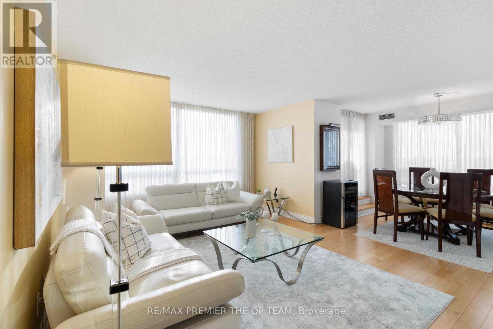 #1077 23 COX BOULEVARD - 22