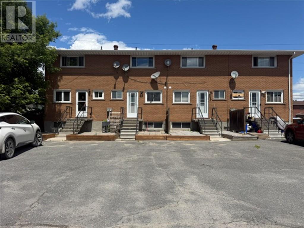 1021-1027 Lasalle Boulevard - 10