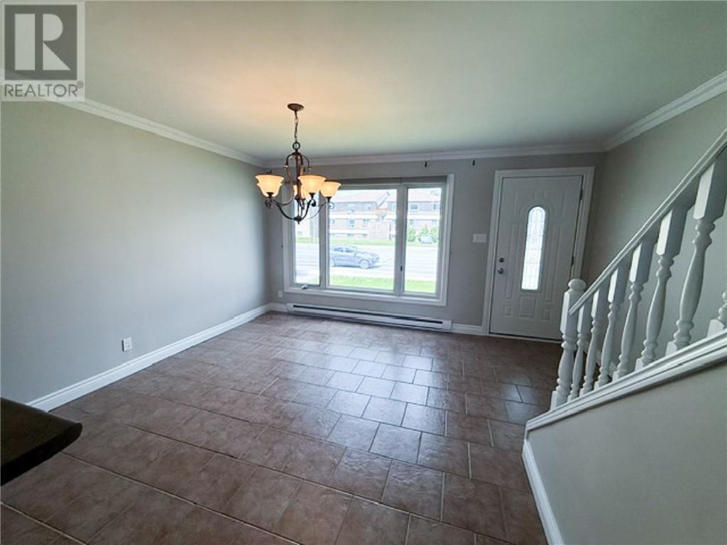 1021-1027 Lasalle Boulevard - 12