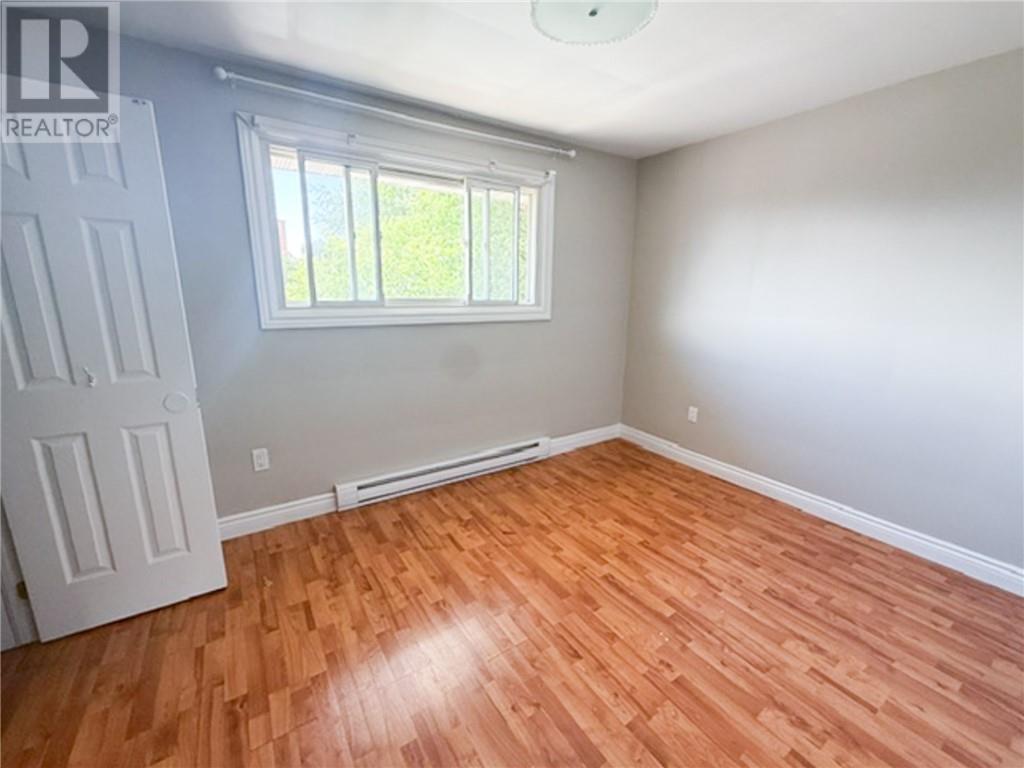 1021-1027 Lasalle Boulevard - 16