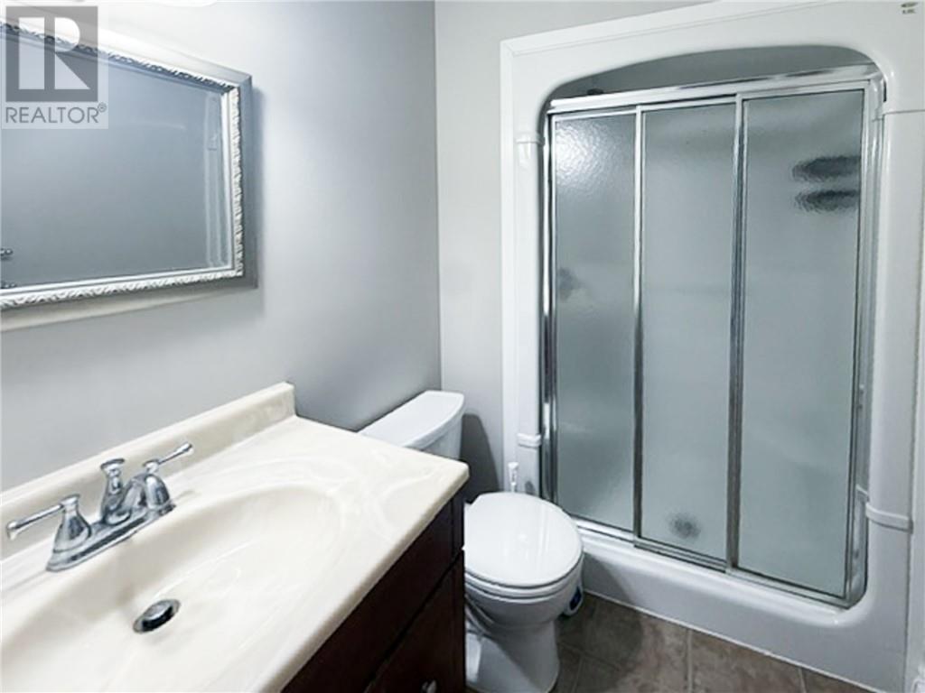 1021-1027 Lasalle Boulevard - 17