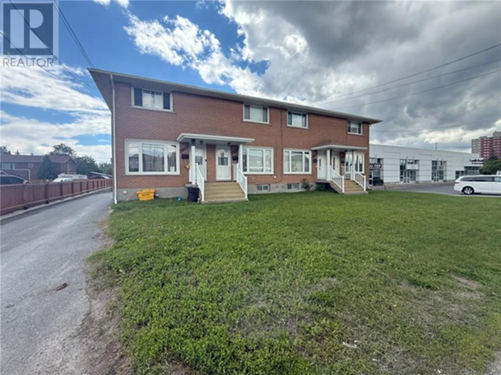 1021-1027 Lasalle Boulevard - 21