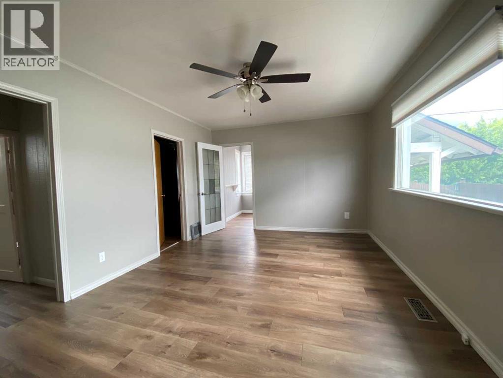 705 227 Street - 12