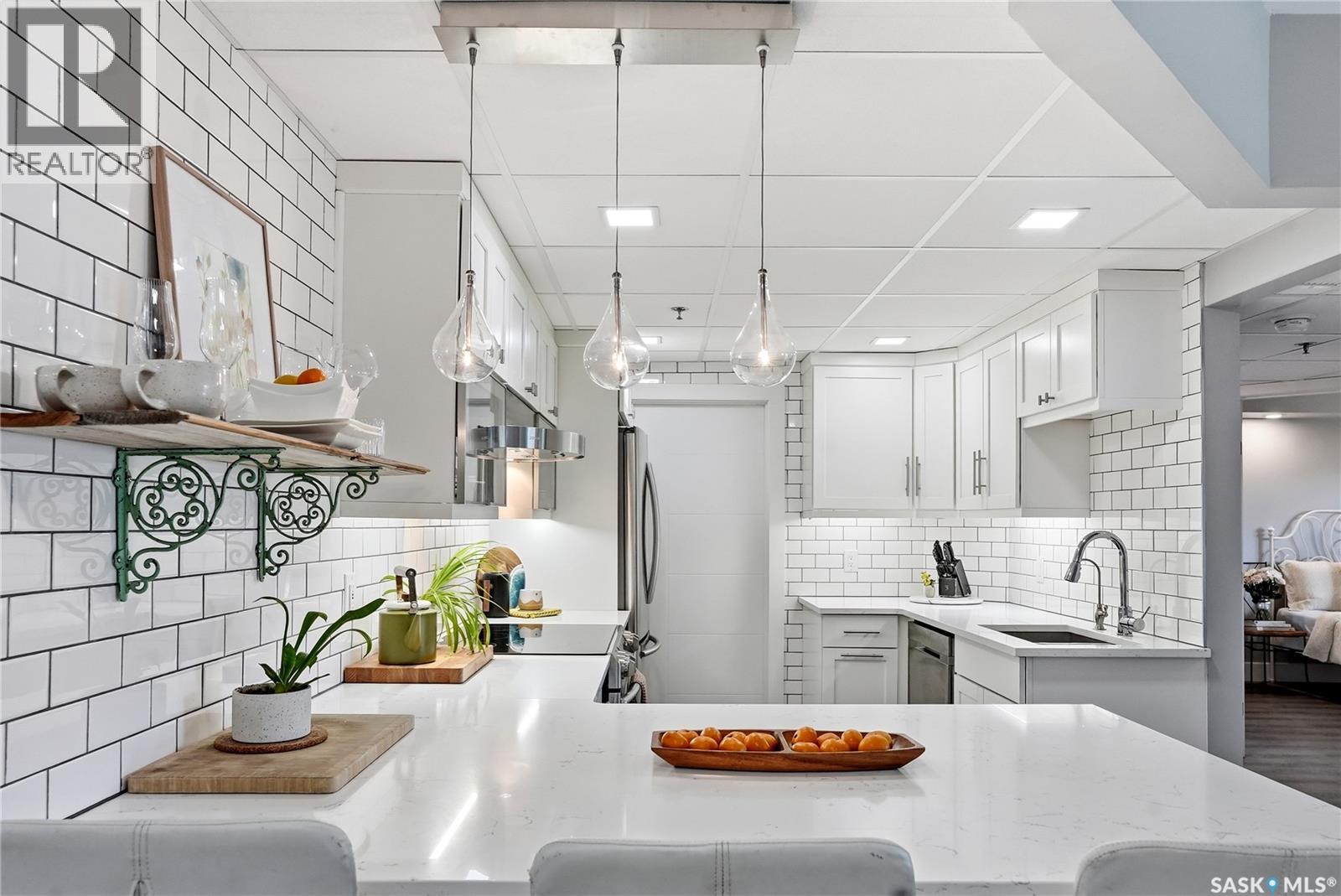 606 611 University DRIVE — photo 11