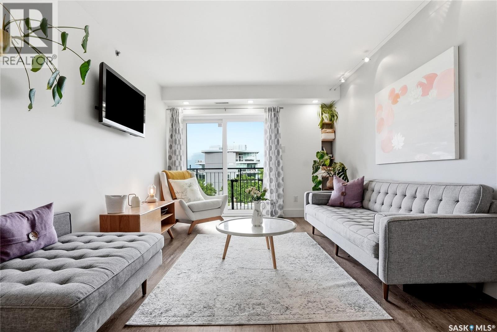 606 611 University DRIVE - photo 4