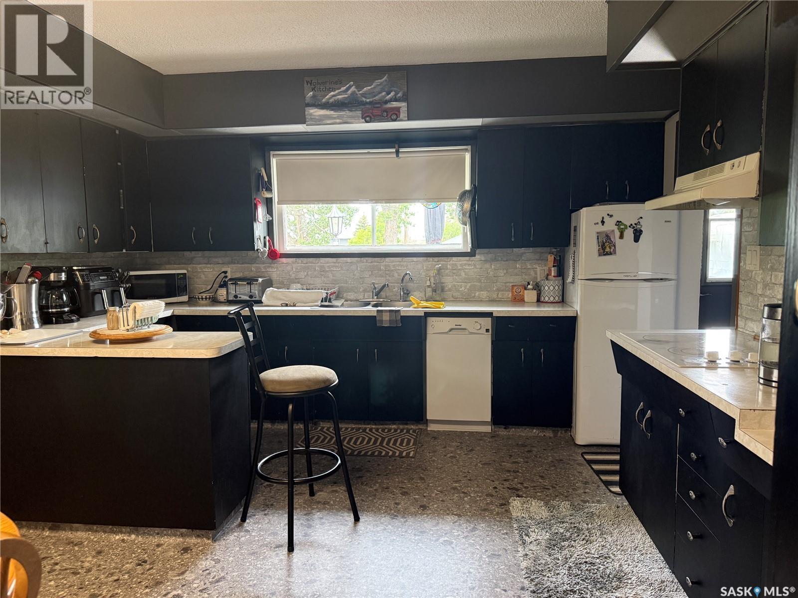 330 Ferguson STREET — photo 21