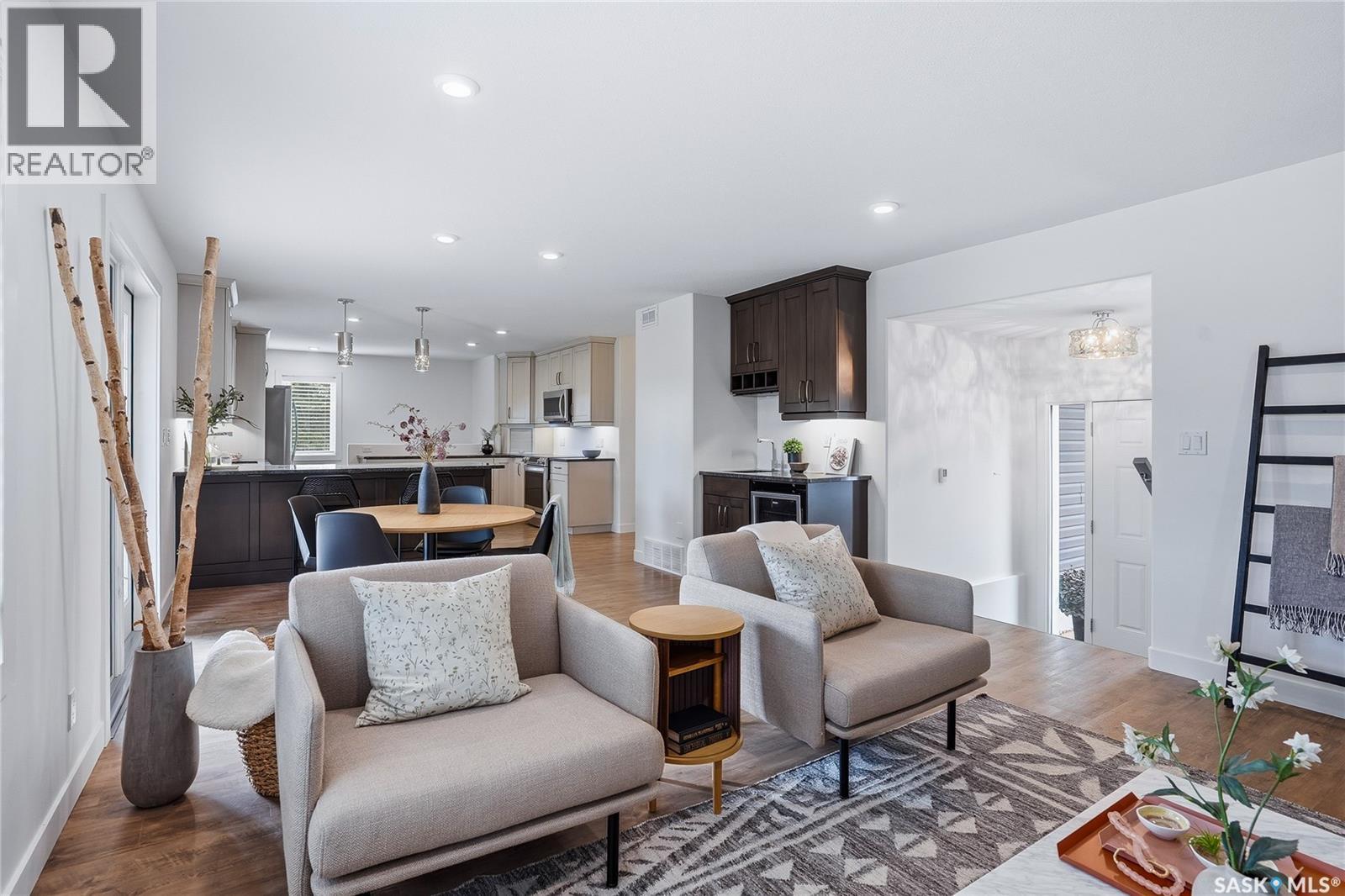 722 East DRIVE — photo 11
