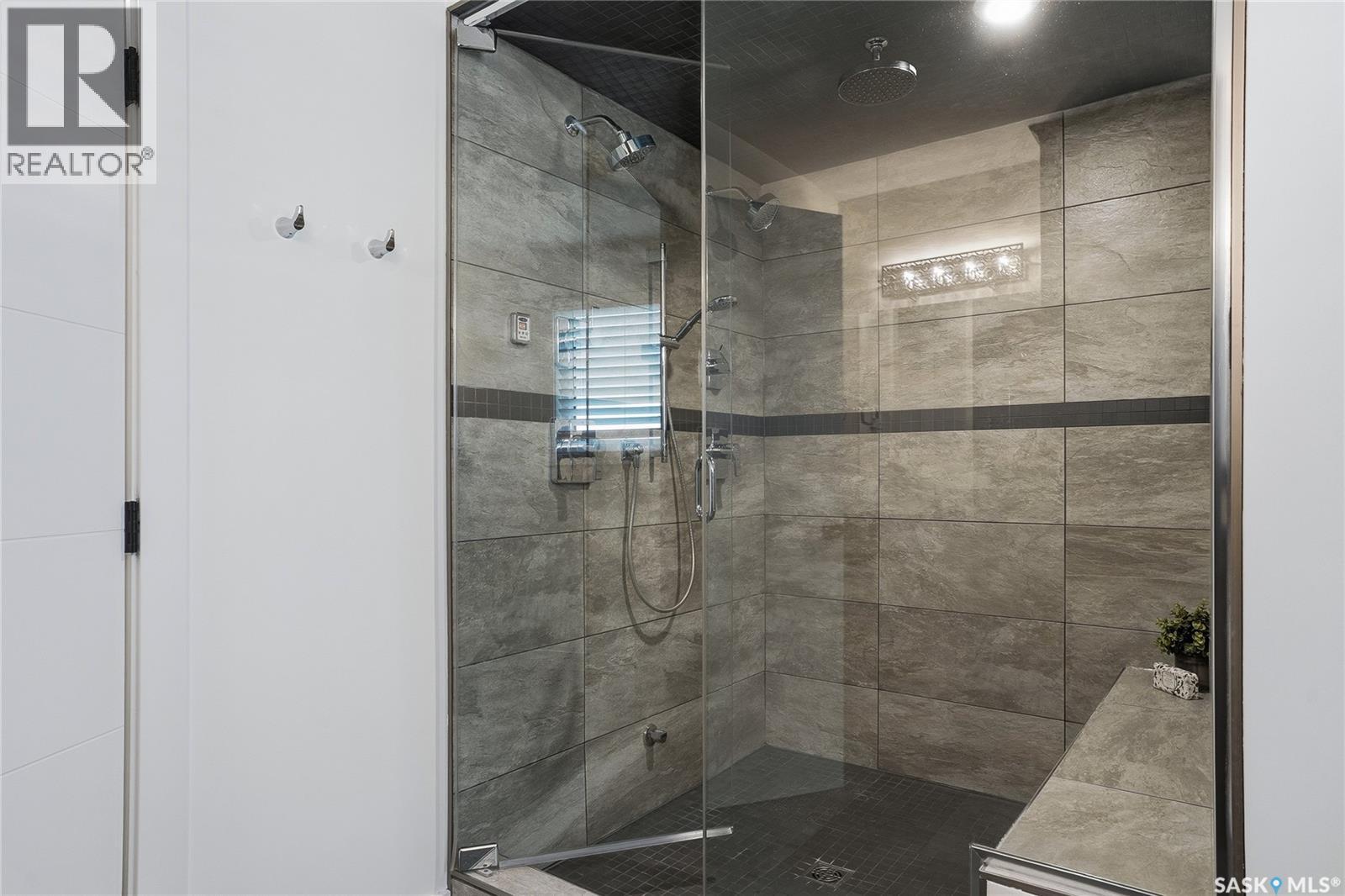 722 East DRIVE — photo 29