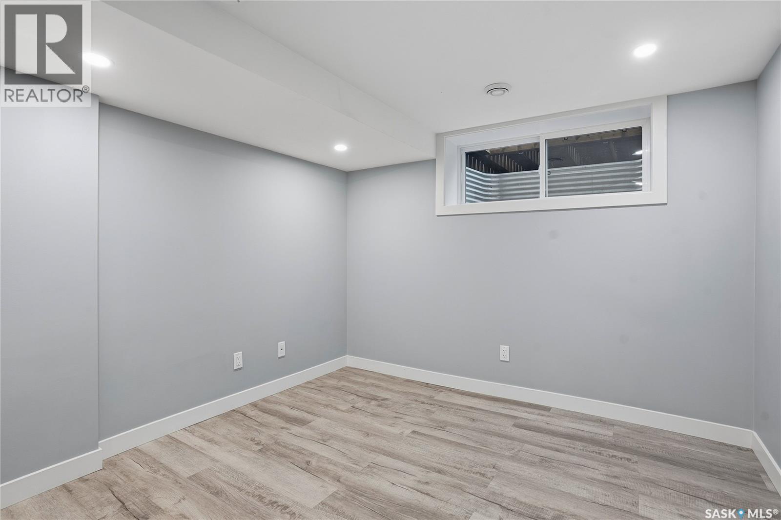 722 East DRIVE — photo 44