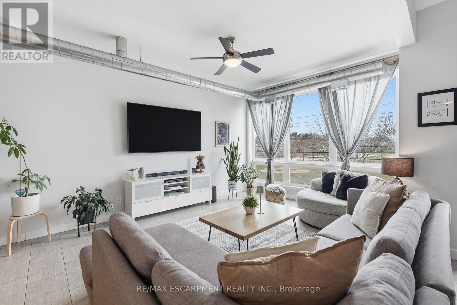 414 JOHN STREET - 11