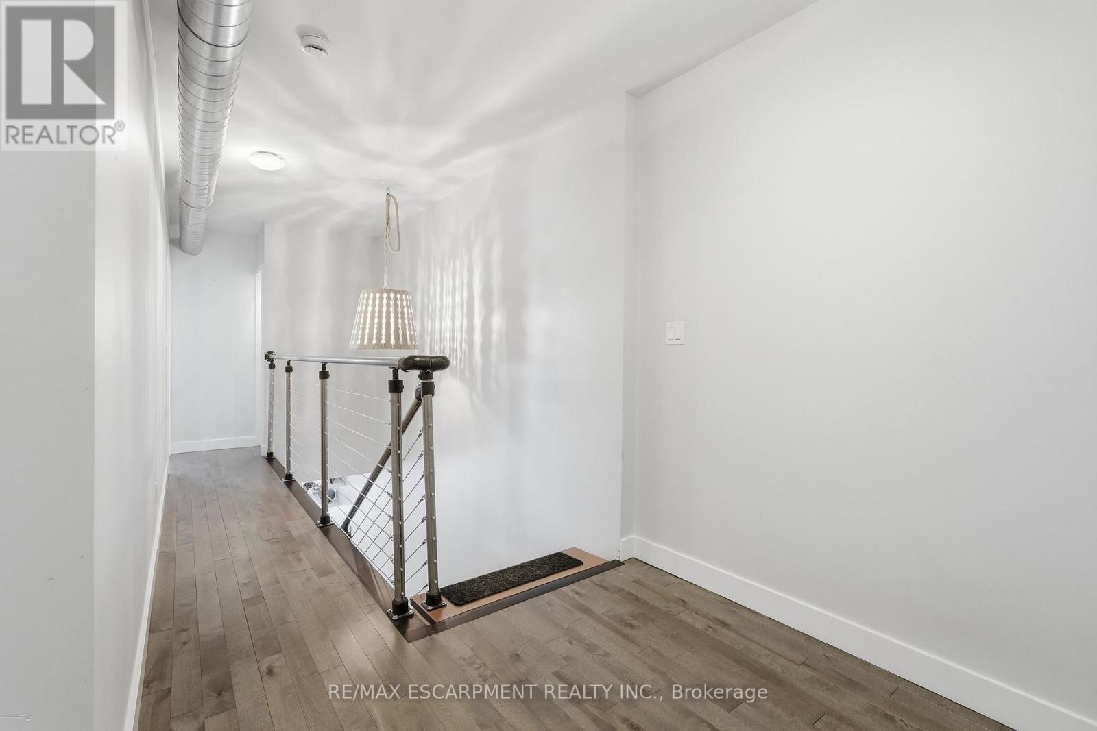 414 JOHN STREET - 20