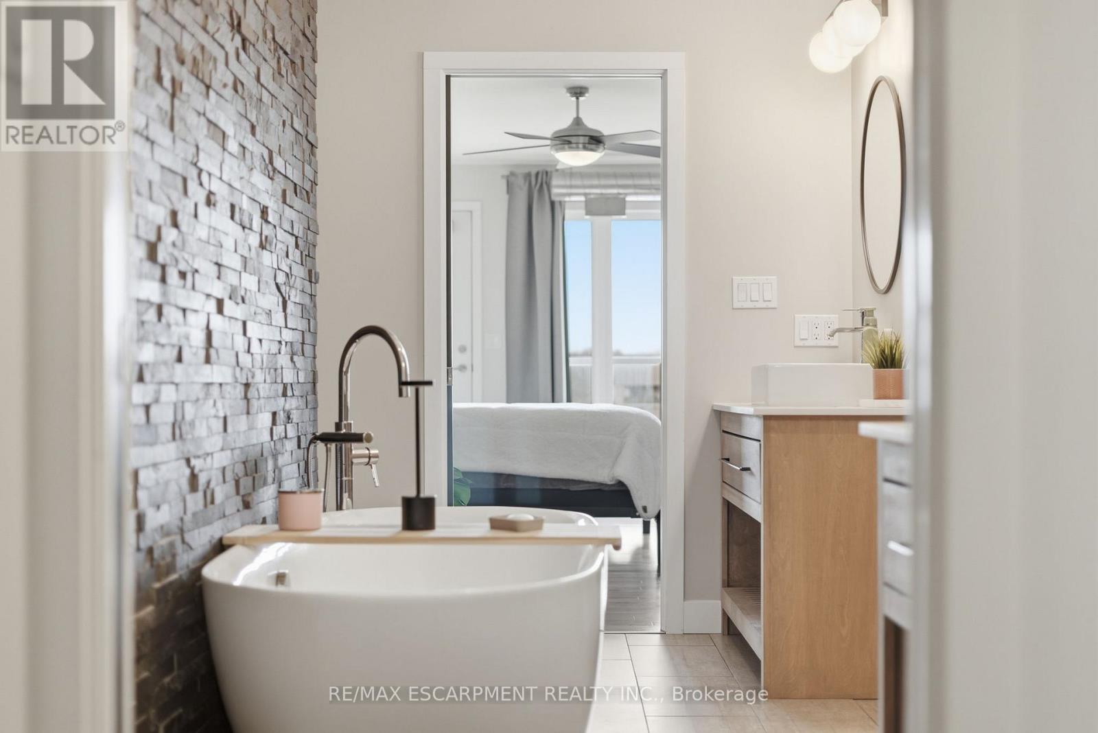 414 JOHN STREET - 29