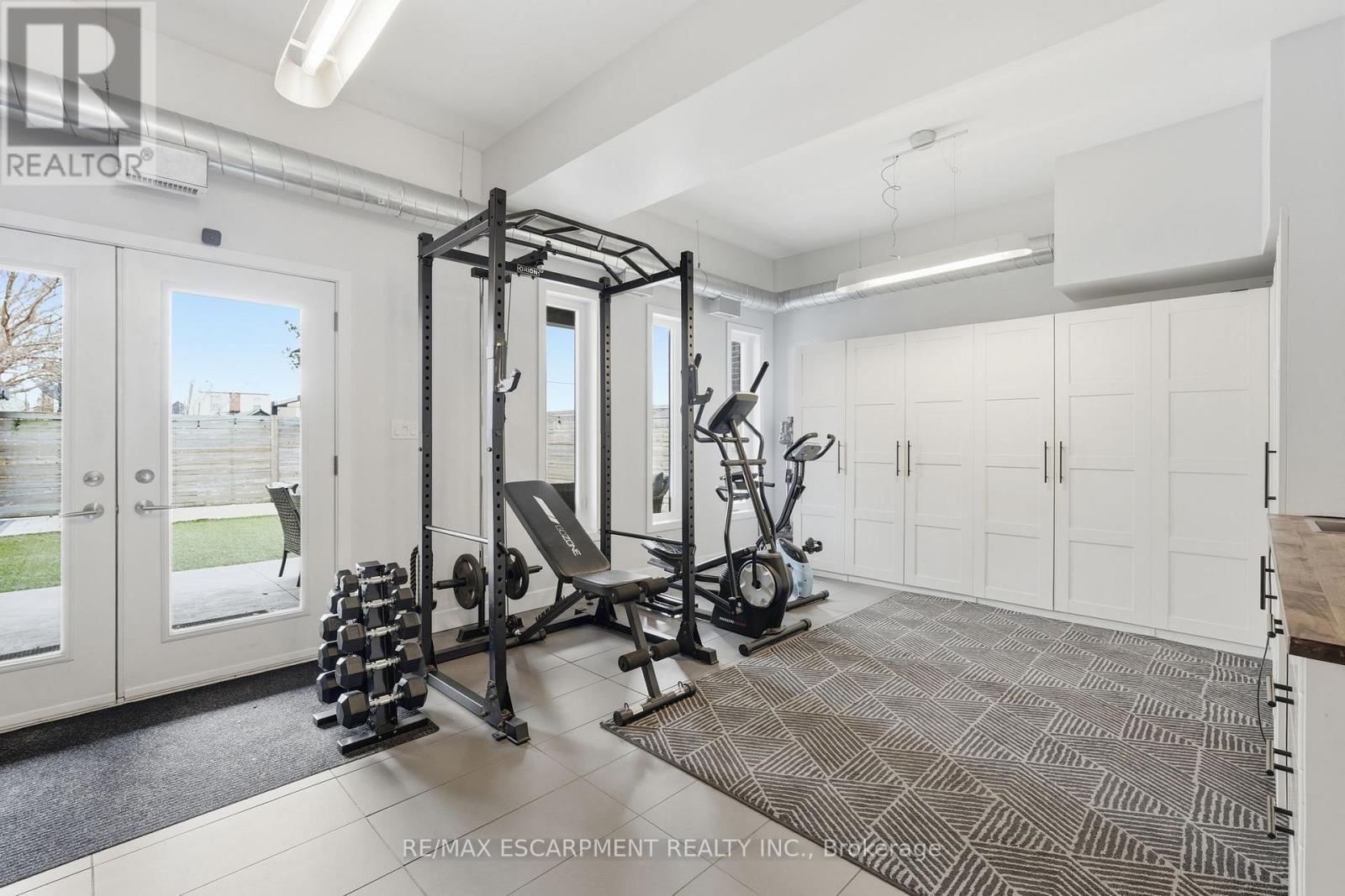 414 JOHN STREET - 35