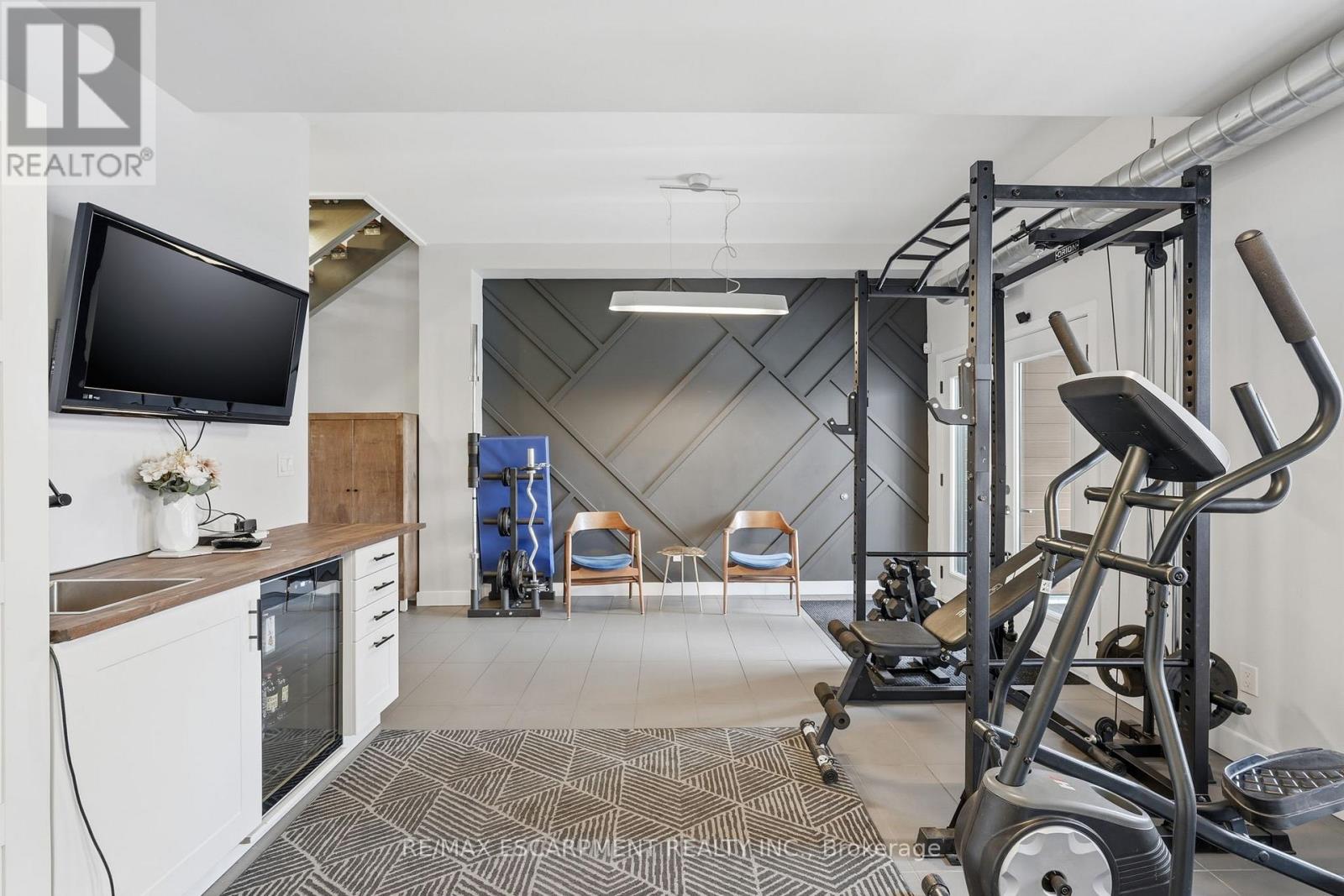 414 JOHN STREET - 37