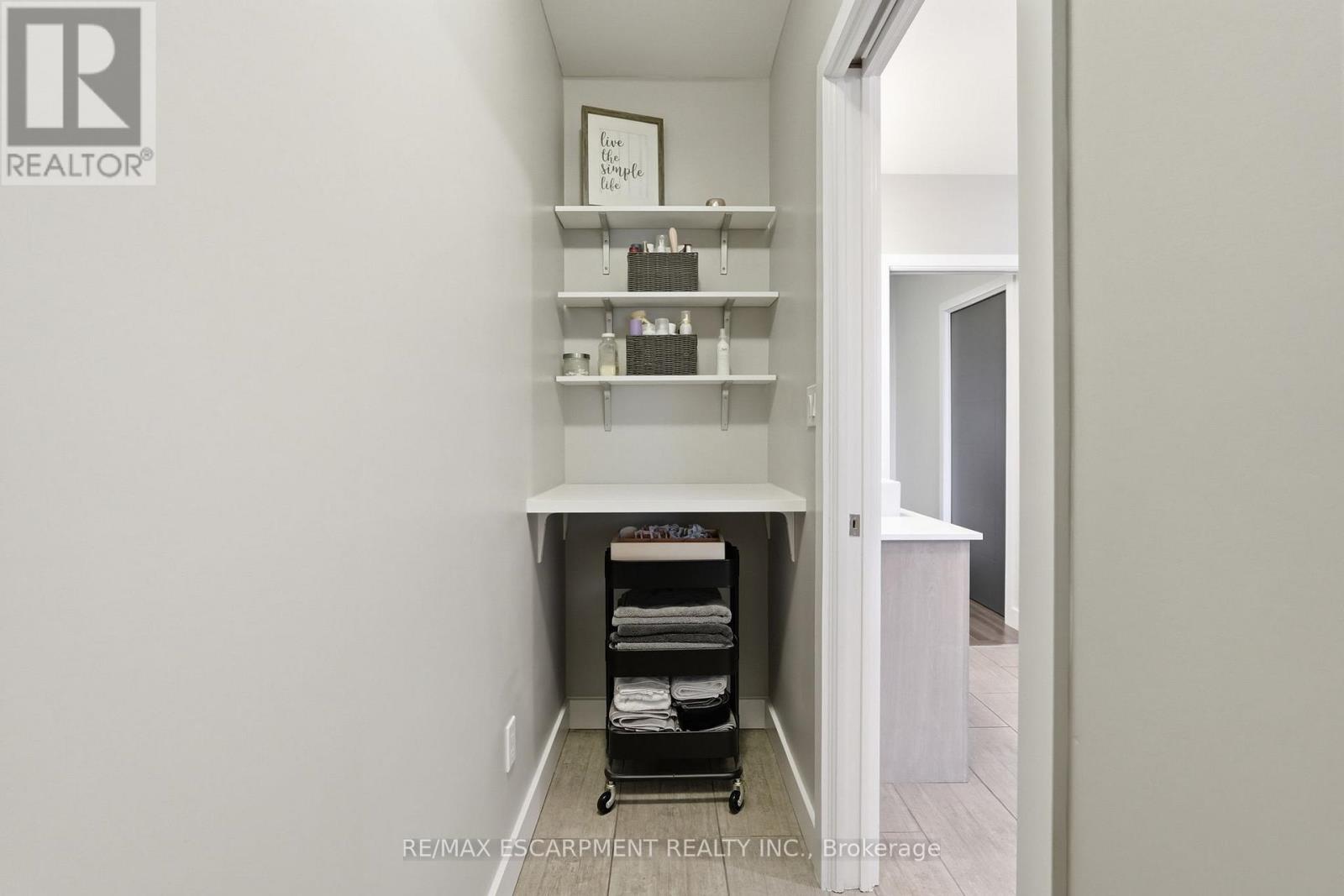 414 JOHN STREET - 40
