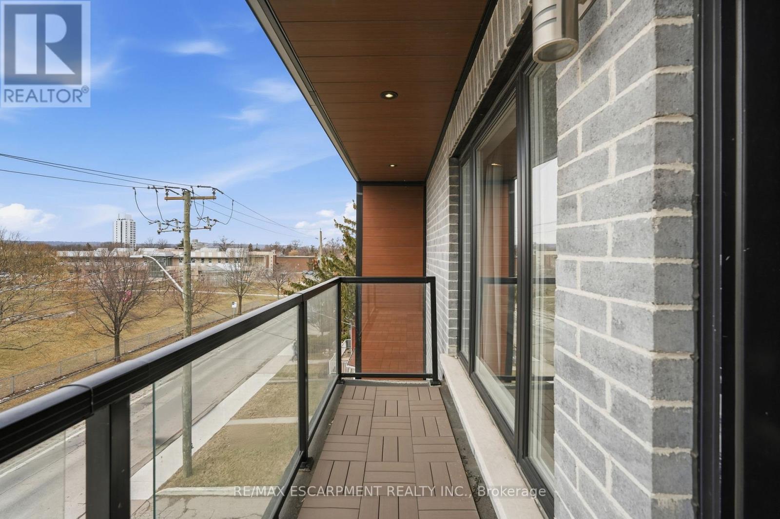 414 JOHN STREET - 41