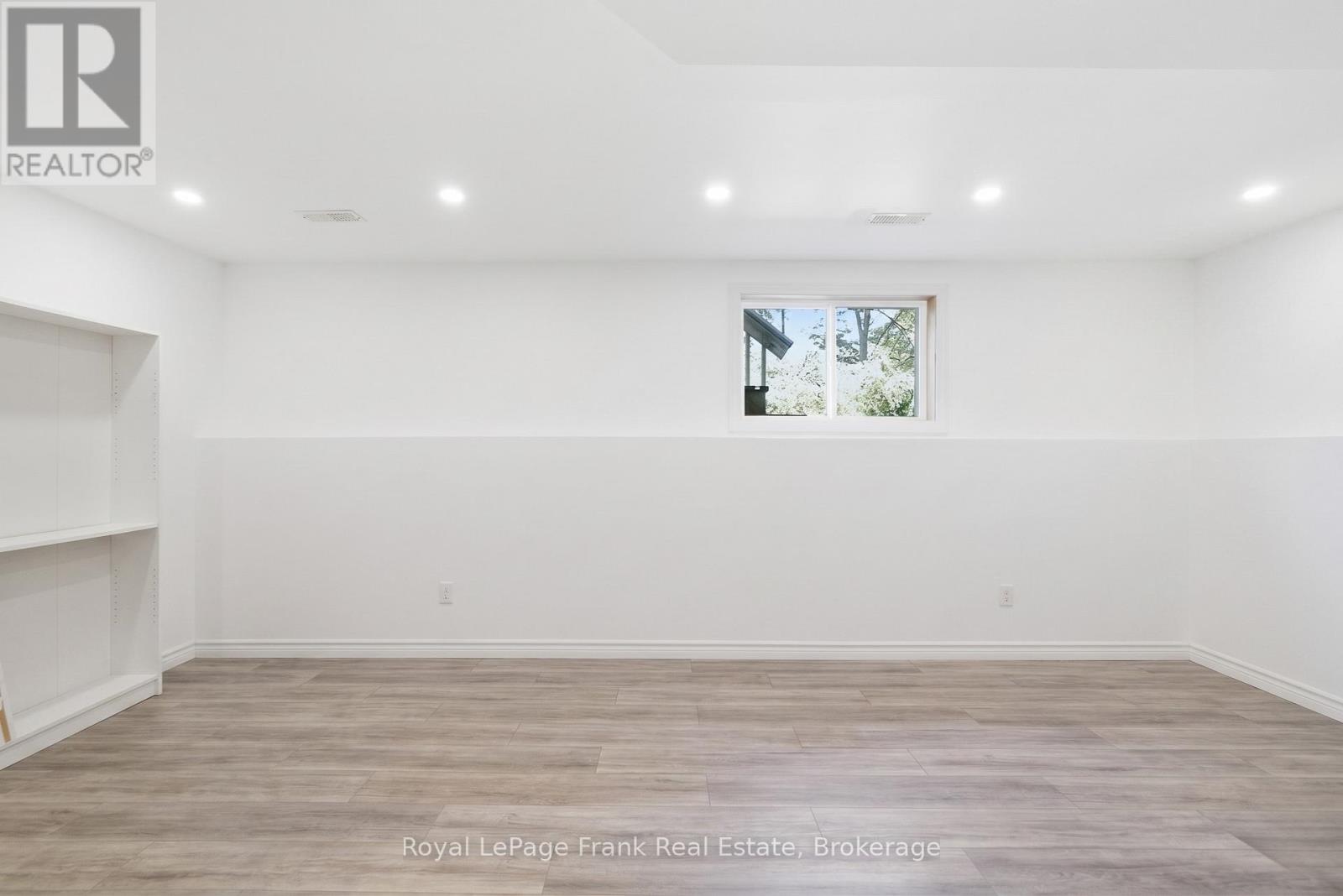 26 FALLINGBROOK CRESCENT - 30