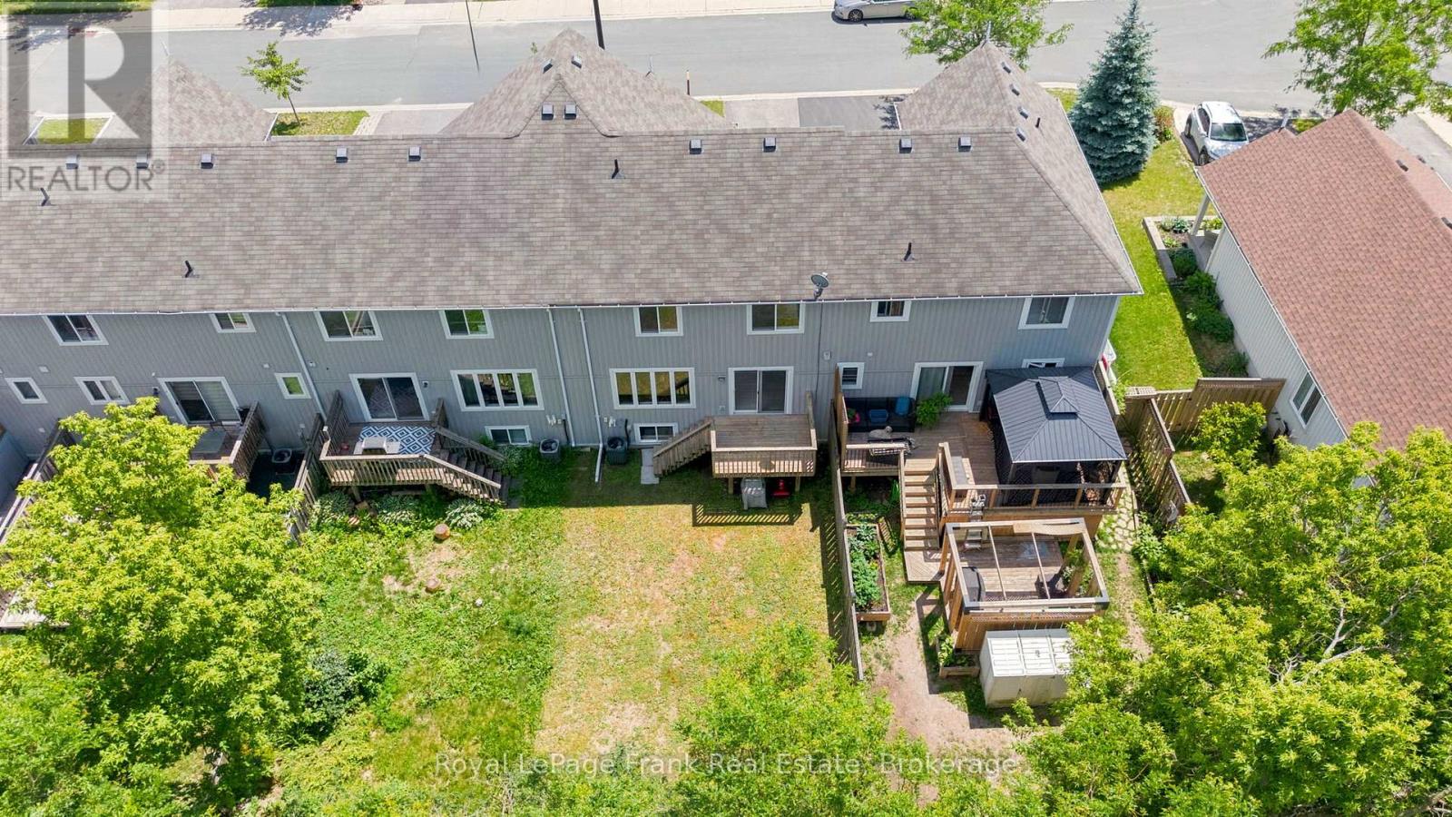 26 FALLINGBROOK CRESCENT - 35