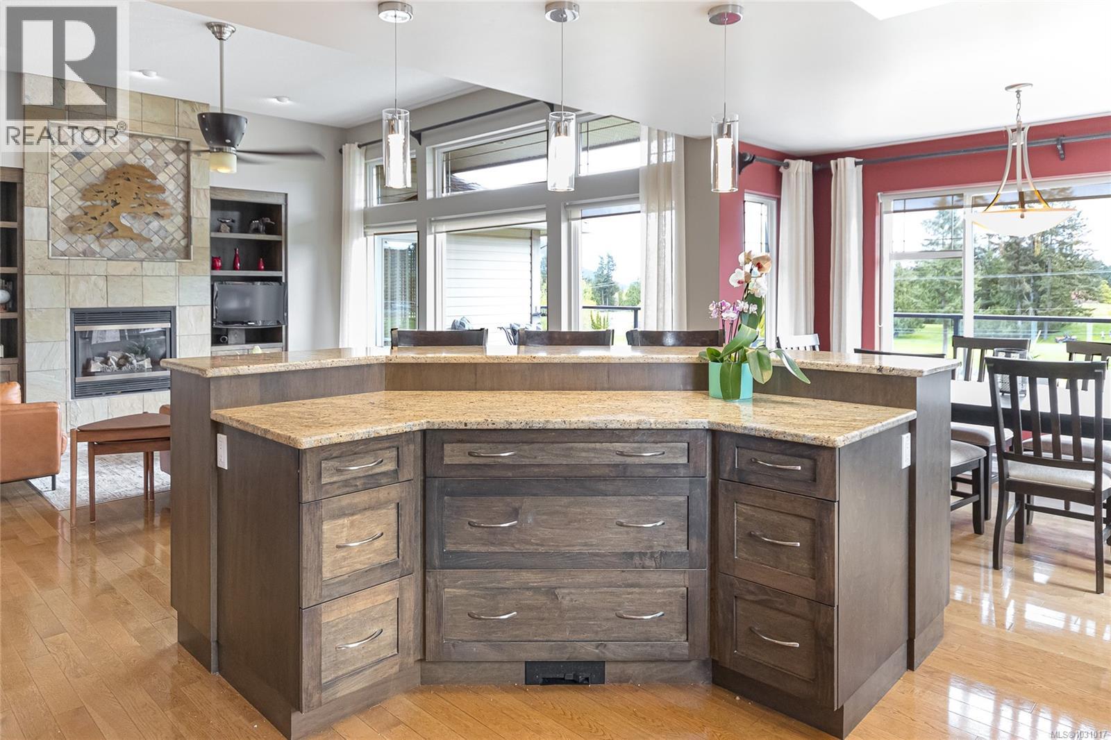 843 Country Club Dr - 14
