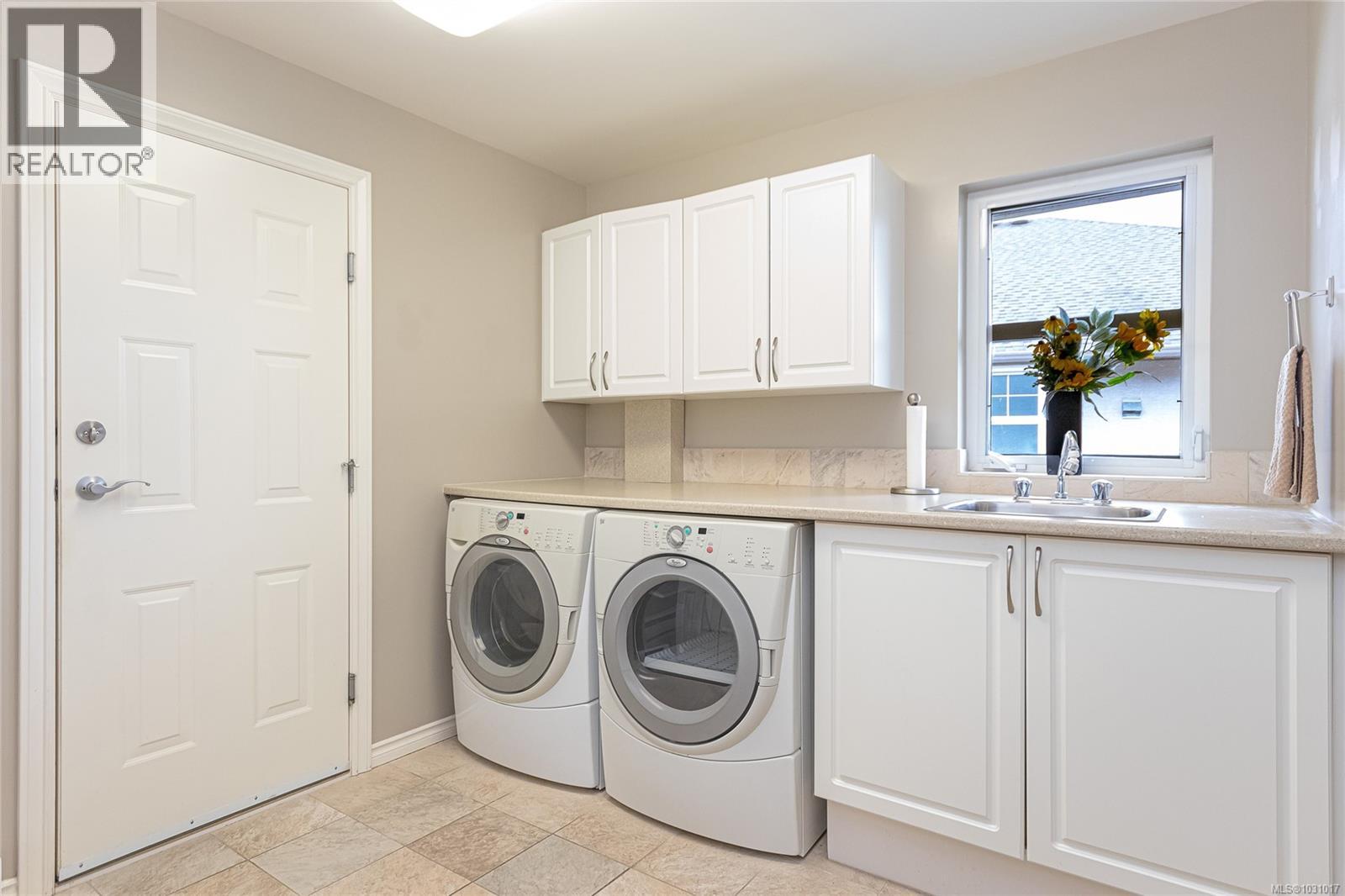 843 Country Club Dr - 31