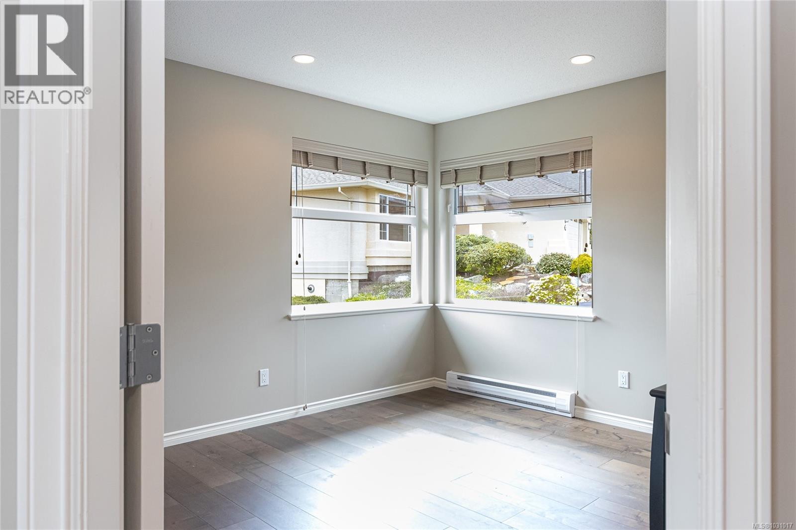 843 Country Club Dr - 23
