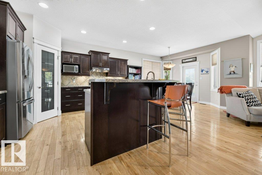5528 43 ST - 12