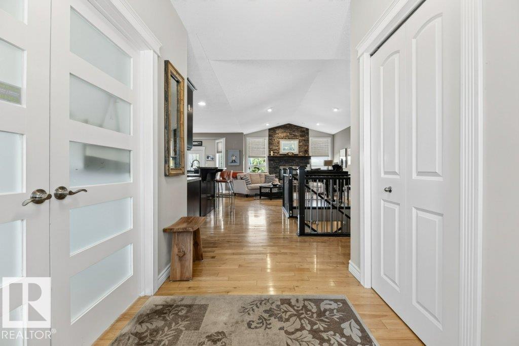 5528 43 ST - 5